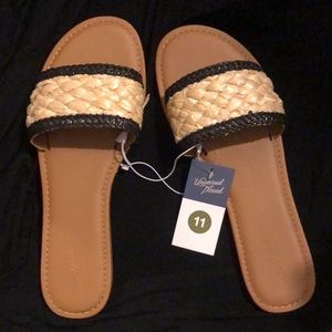 NWT Women's Dez Woven Slide Sandals with original box